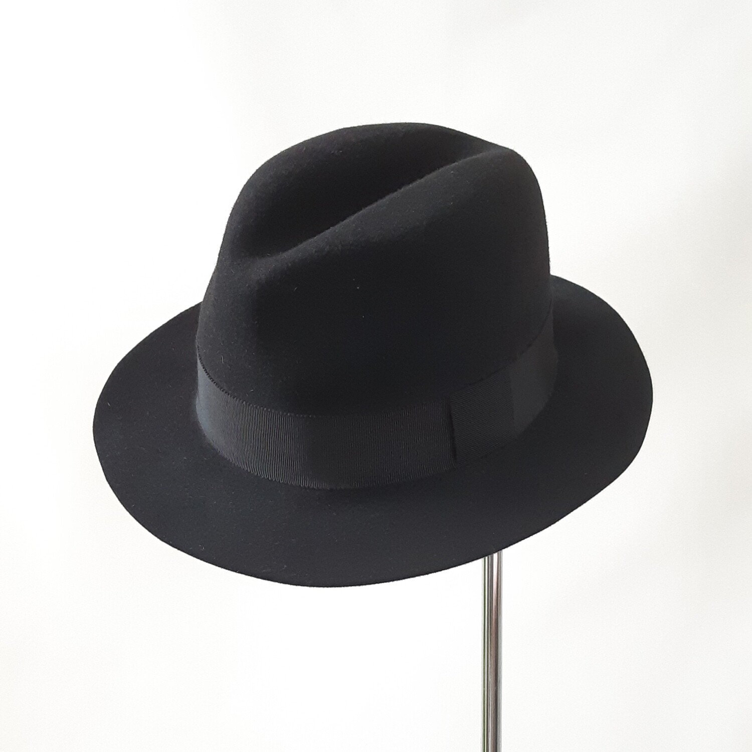 Winter hoed model Homburg in zwarte haarvilt
