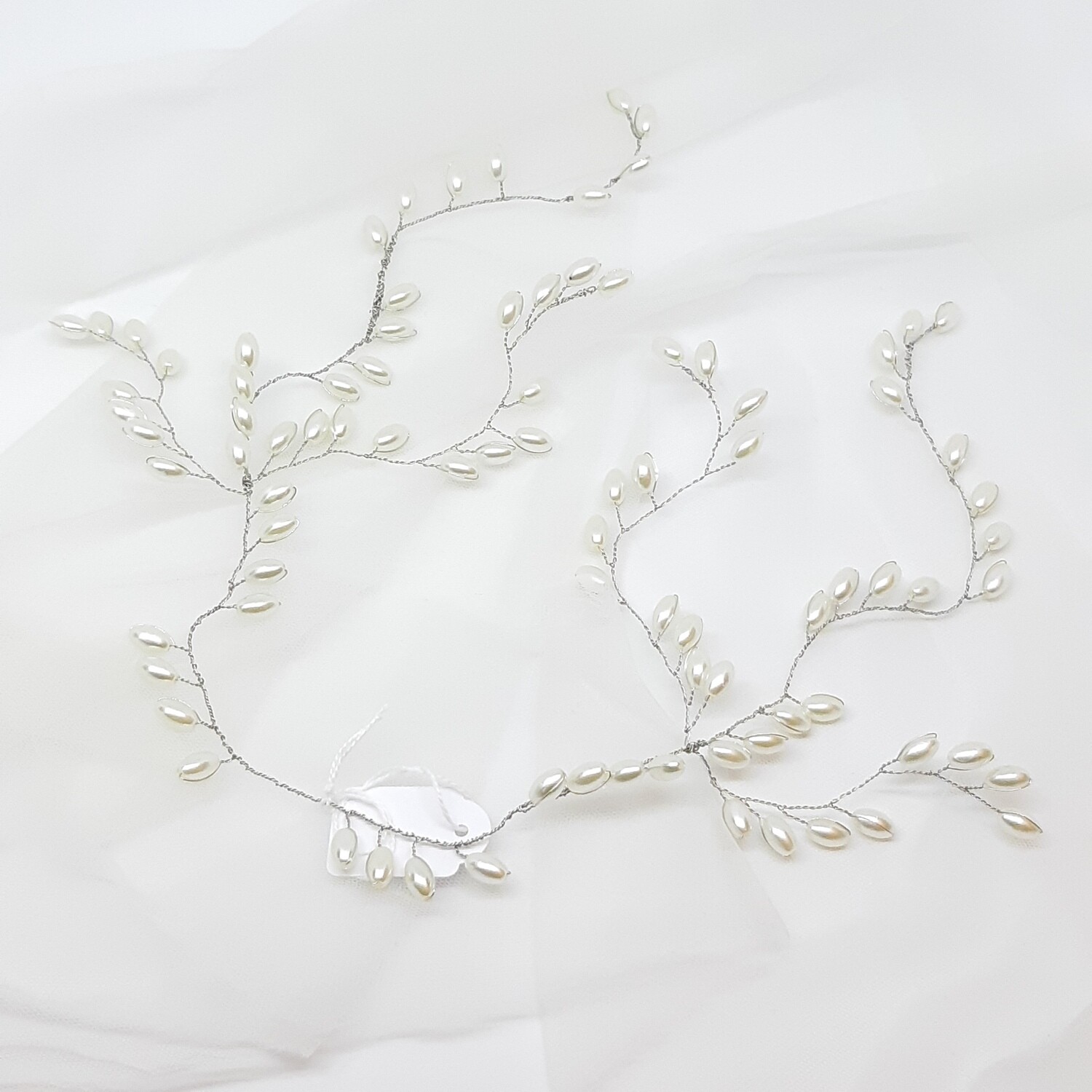 Bruidsaccessoire - Haarjuweel met ovale parels en zilver draad