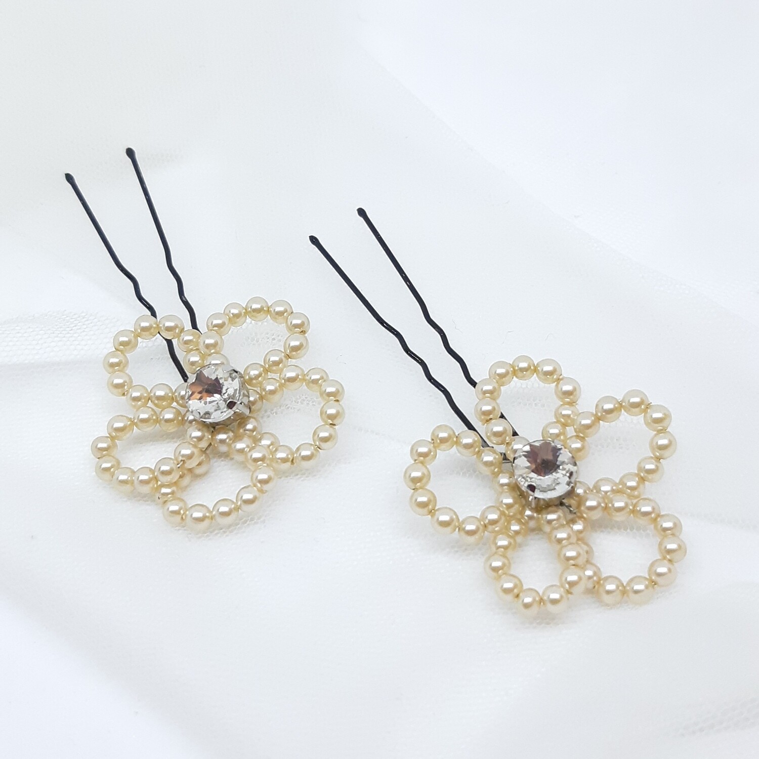 Haarpins - set van 2 pins - bloem in parels en strass