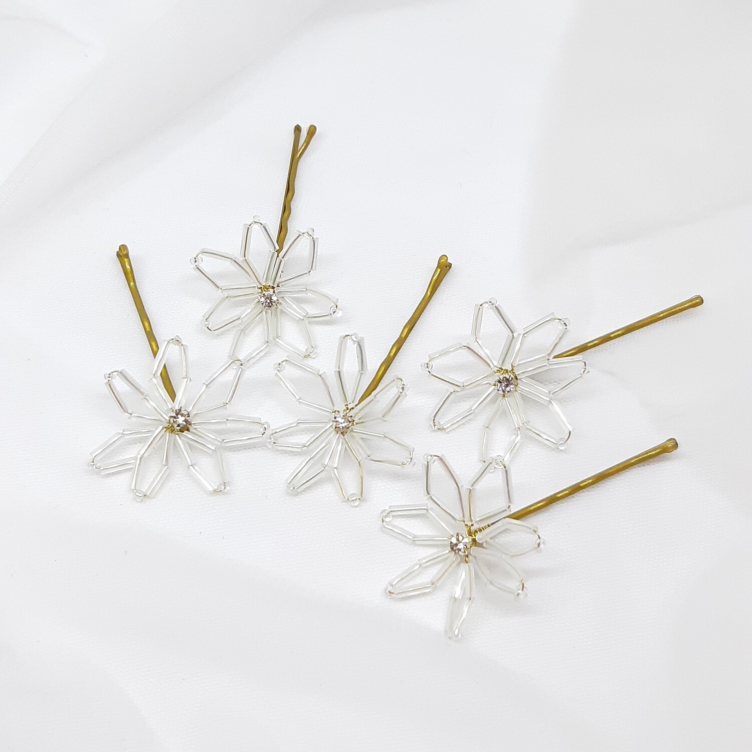 Bobby pins - set van 5 spelden witte staafjes bloemen en strass