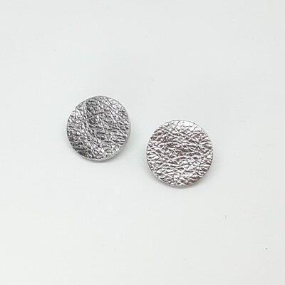 Oorbellen met een zilveren randje - zilver lakleder - diam: 2,4 cm