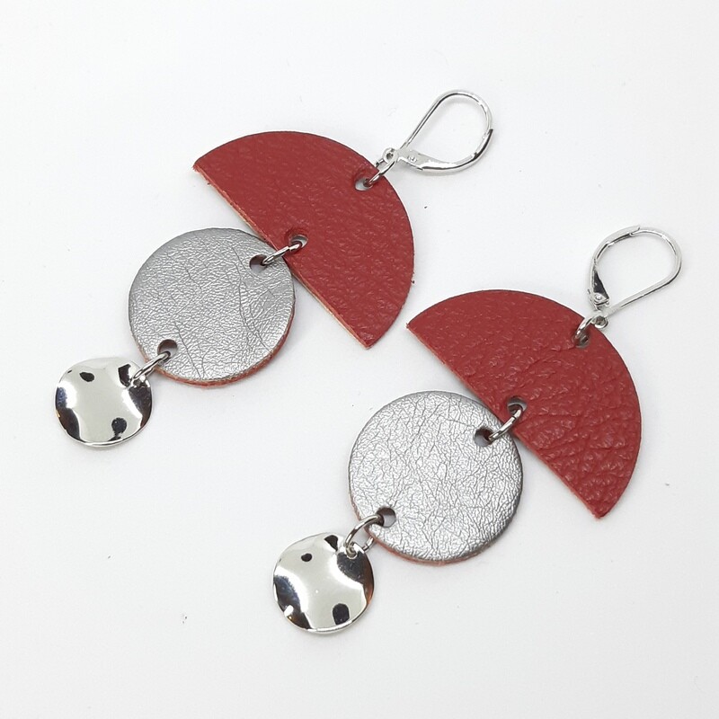 Statement oorbellen in duo color - rood & zilver leder