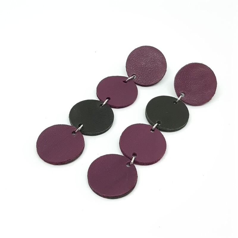 Statement oorbellen asymmetrisch - aubergine &amp; zwart leder - L: 10cm