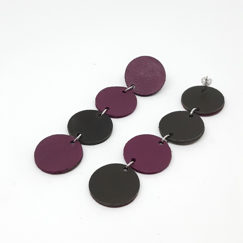 Statement oorbellen asymmetrisch - aubergine & zwart leder - L: 10cm