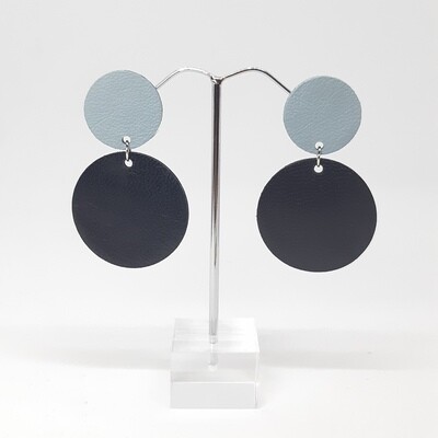 Statement oorbellen duo color - licht blauw &amp; zwart - L: 6cm