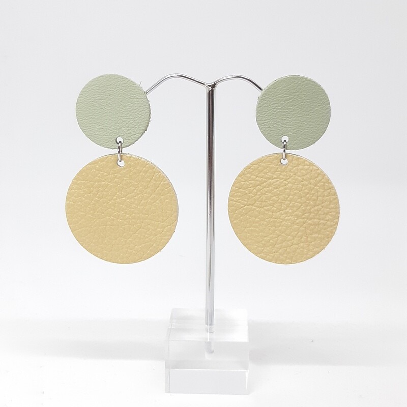 Statement oorbellen duo color - munt groen &amp; beige leder - L: 6cm