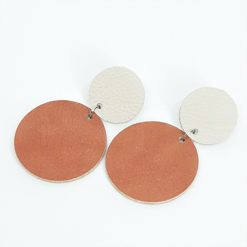 Statement oorbellen duo color - wit &amp; mokka - L: 6cm