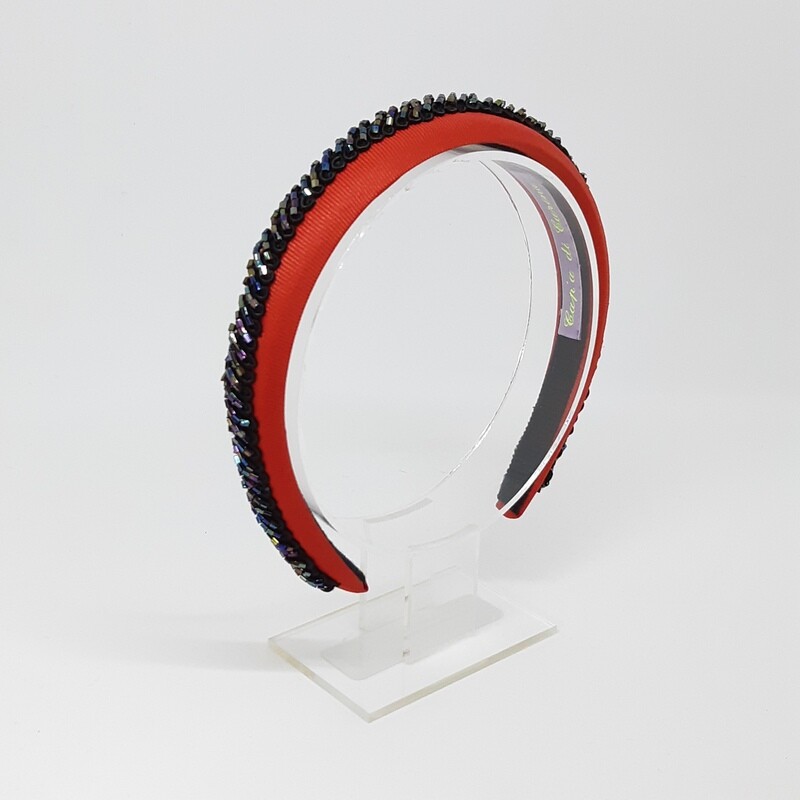 Diadeem met fijn geparelde boord - rood Diadeem met fijn geparelde boord - rood