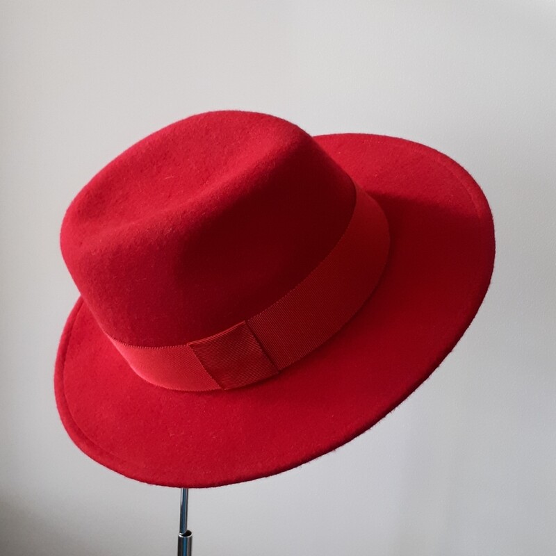 Fedora hoed - rode wolvilt
