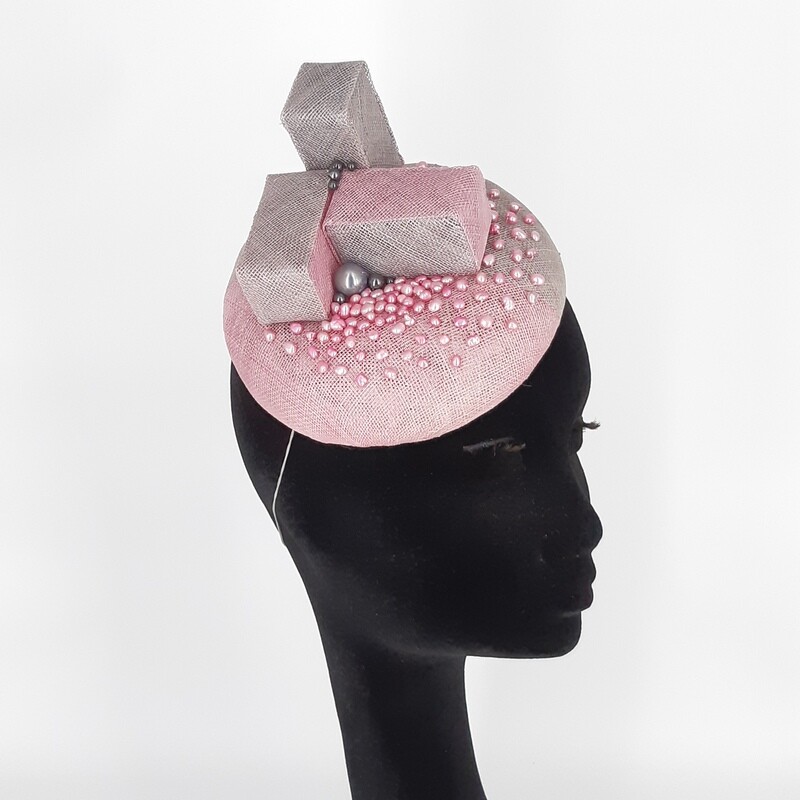 Handgemaakte Fascinator – Couture Cocktailhoed met Parels