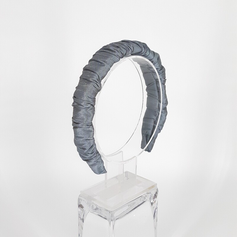 Scrunchie diadeem in ijs blauwe taft Crunchie diadeem in ijs blauwe taft