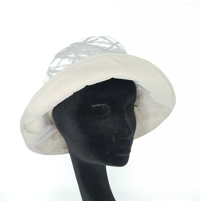 Bucket hoed met zacht taupe kriskras print | unisex