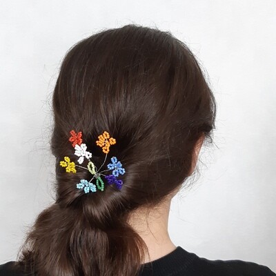 Bobby pin met kleurrijk bloementuiltje