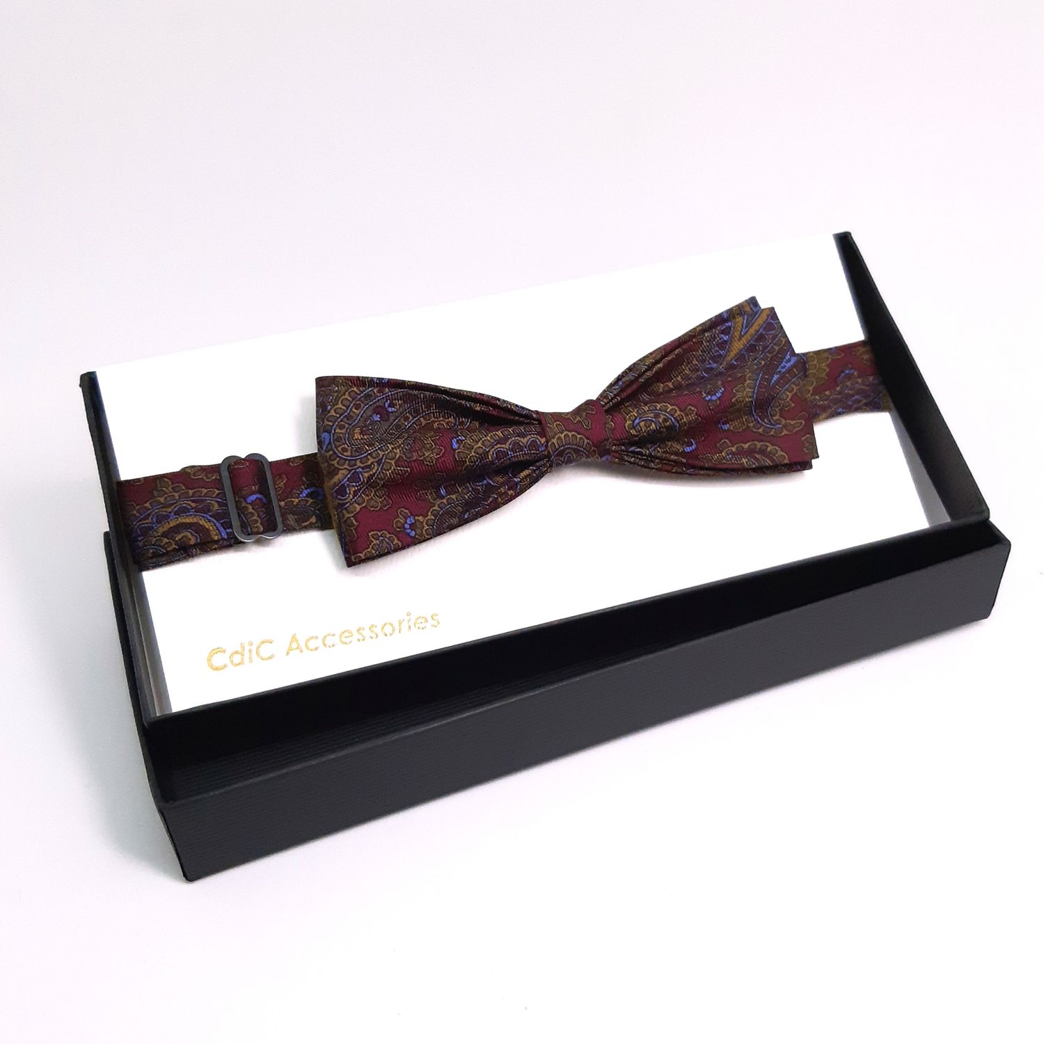 Vlinderdas rood en blauw paisley motief