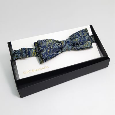 Vlinderdas, donker blauw met geel paisley motief