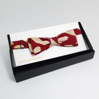 Vlinderdas, rood en wit abstract