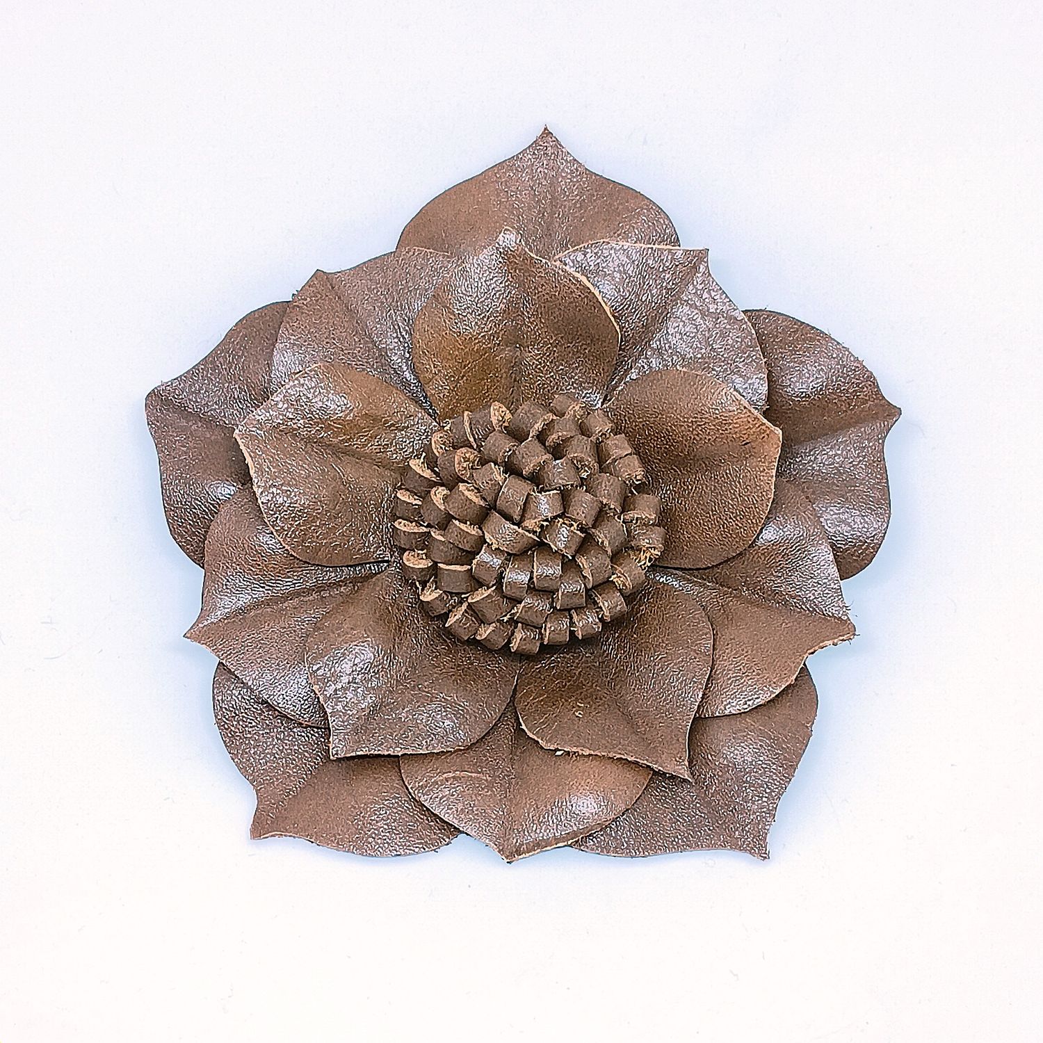 Leder broche - fantasie bloem - warm bruin