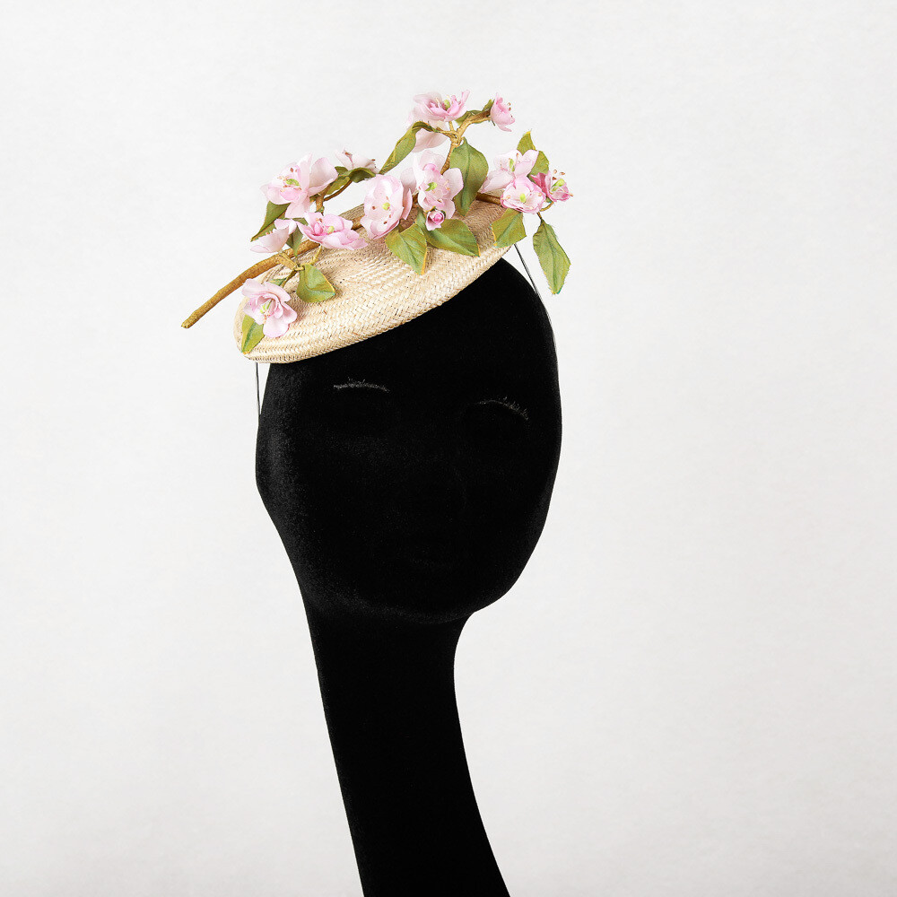 Mini beret met appelbloesem