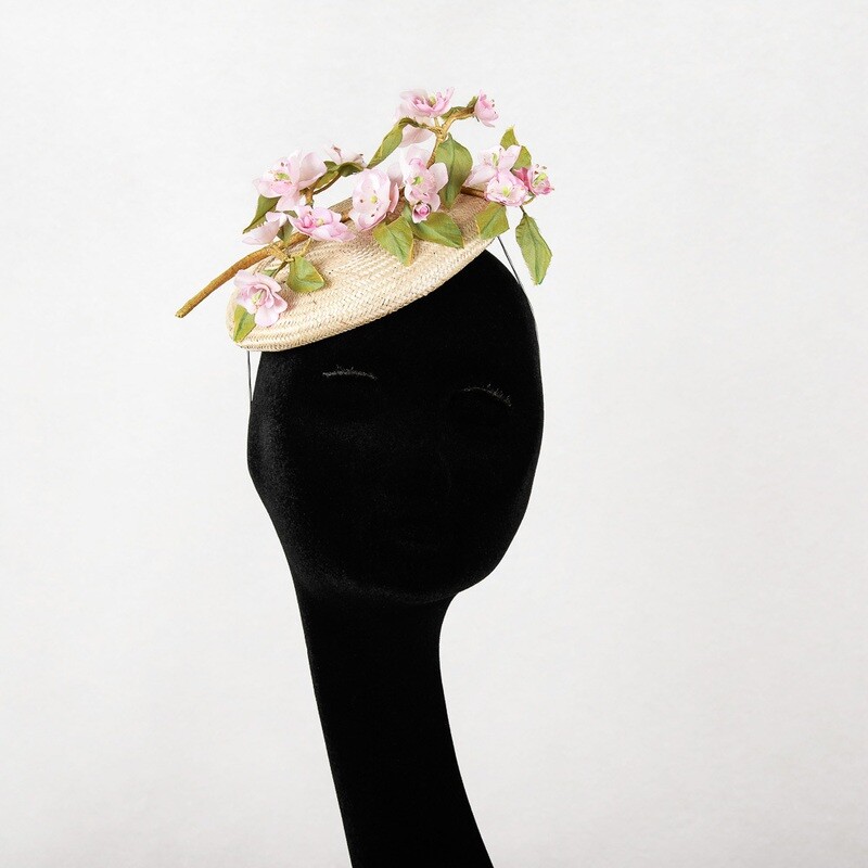 Mini beret met appelbloesem