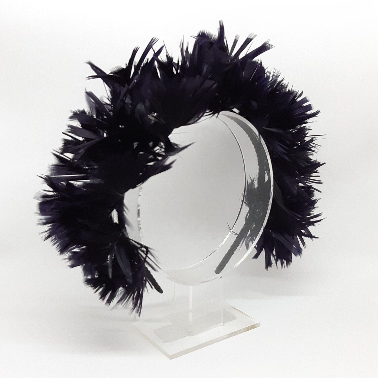 Luxe haarband / diadeem met Swarovski Kristallen – Couture Accessoire Diadeem met verenkroon in zwart en Swarovsky kristallen