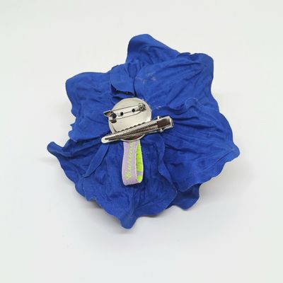 Elegante Satijnen Bloem – Broche, Haaraccessoire &amp; Kettinghanger