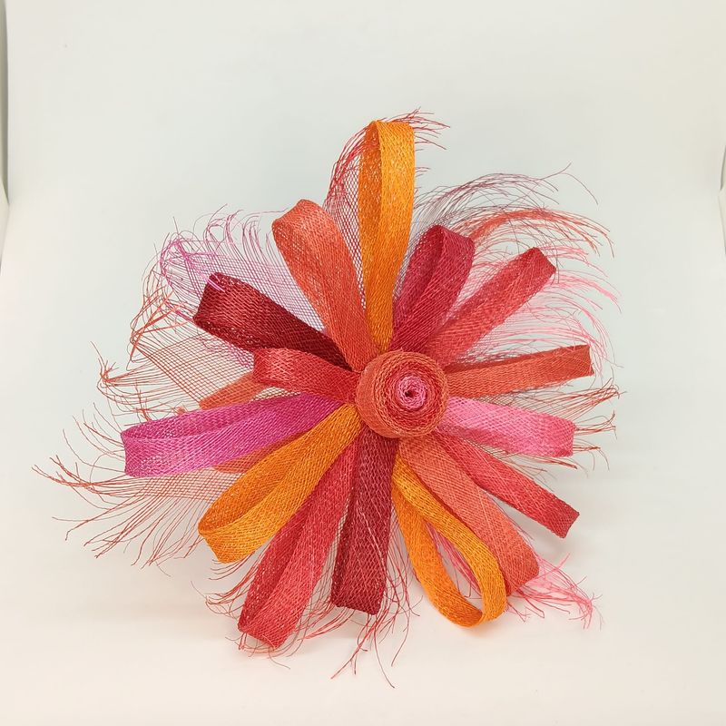 Sinamay Fascinator Diadeem "Vurige Bloem"