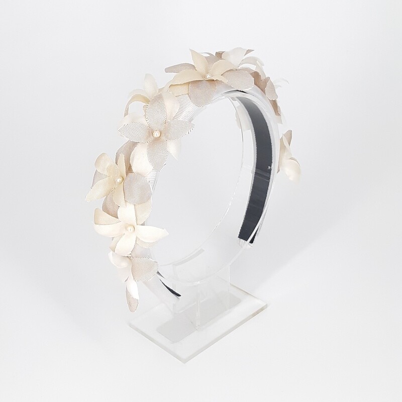Diadeem met kleine bloemen in wit en beige