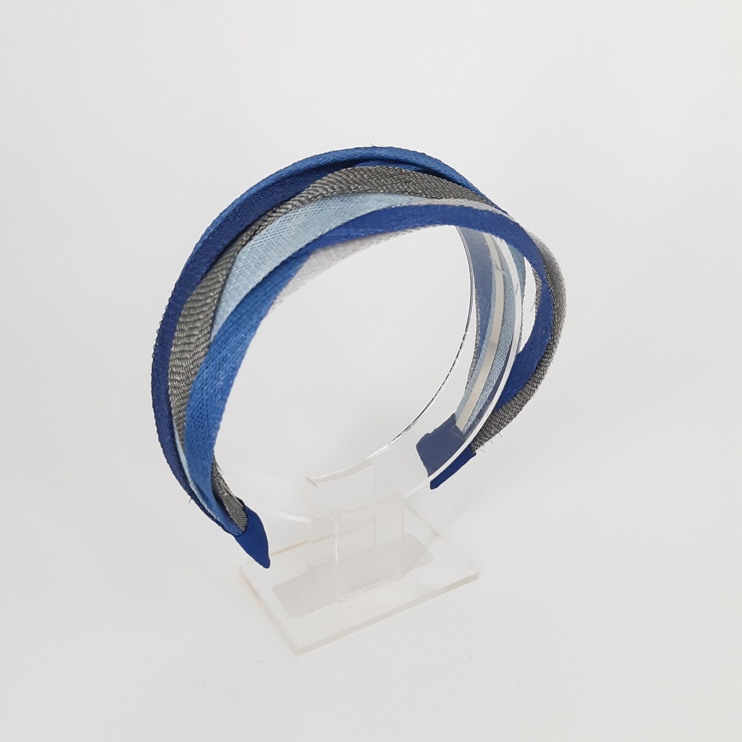 Diadeem met mixed blauwe tonen in sinamay - small