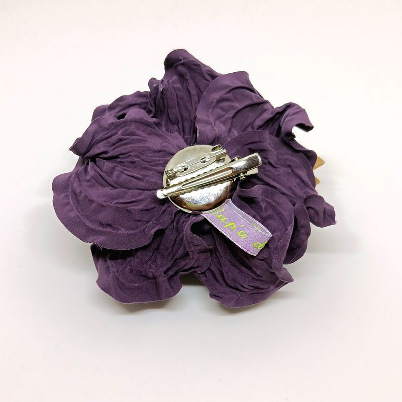Elegante Satijnen Bloem – Broche, Haaraccessoire &amp; Kettinghanger - paars