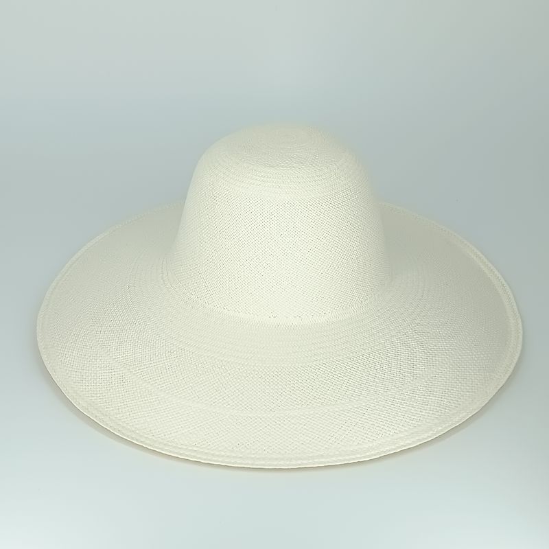 Panama Capeline - Brisa 2/3 - broken white - diam: 40cm Panama Capeline - Brisa 2/3 - broken white - diam: 40cm