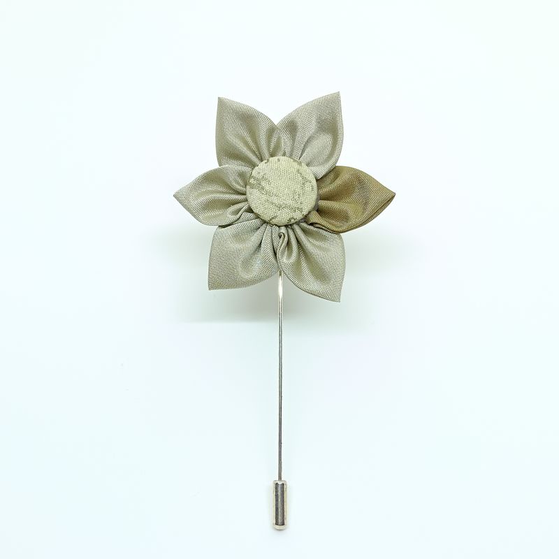 Broche boutonnière lapel speld - Kanzashi - creme satijn