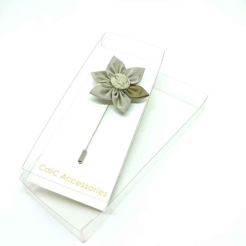 Broche boutonnière lapel speld - Kanzashi - creme satijn