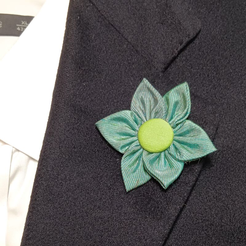 Broche boutonnière lapel speld - turkoois zijde Kanzashi