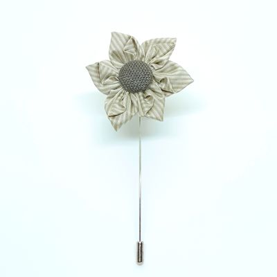 Broche boutonnière lapel speld - beige zijde Kanzashi