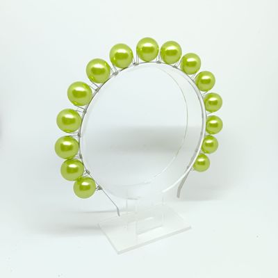Diadeem met grote licht groene parels Diadeem met grote licht groene parels