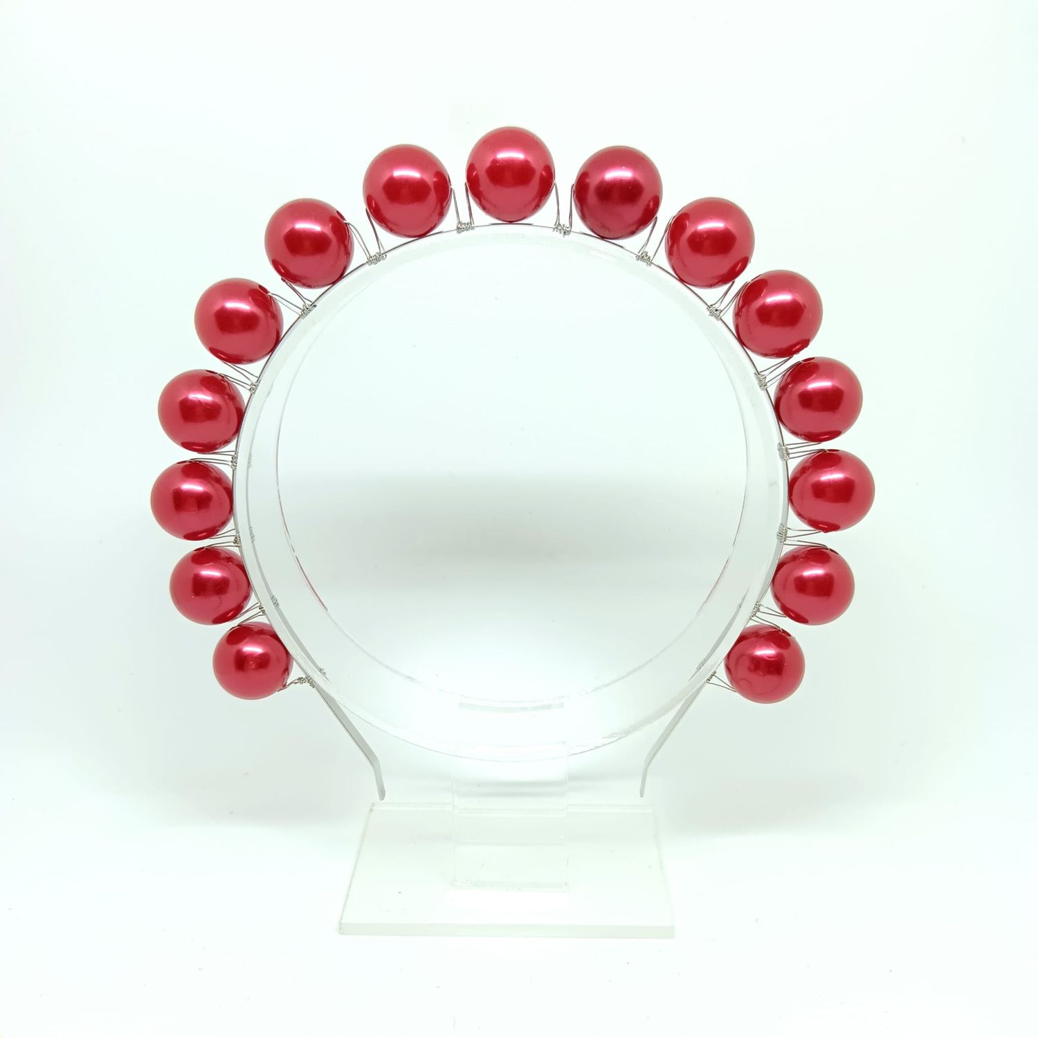 Diadeem met grote rode parels