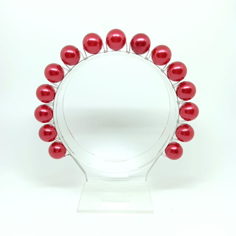 Diadeem met grote rode parels