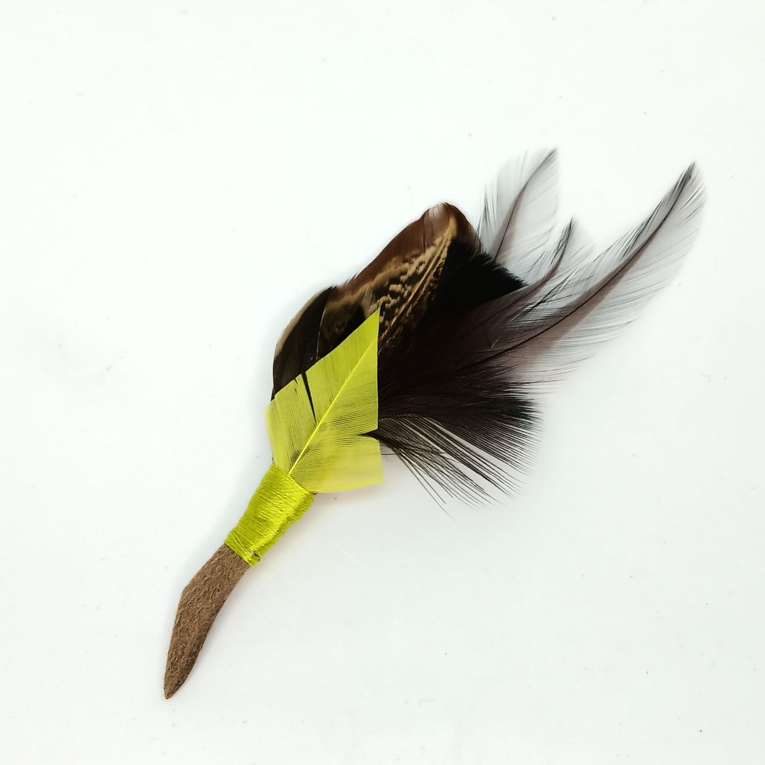 Veren broche/boutonniere - fazant-zwart-geel