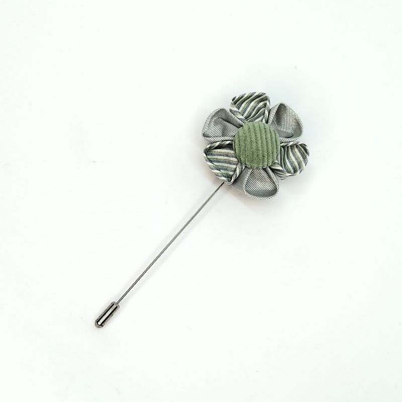 Broche boutonnière lapel speld - Kanzashi - licht blauw gestreept