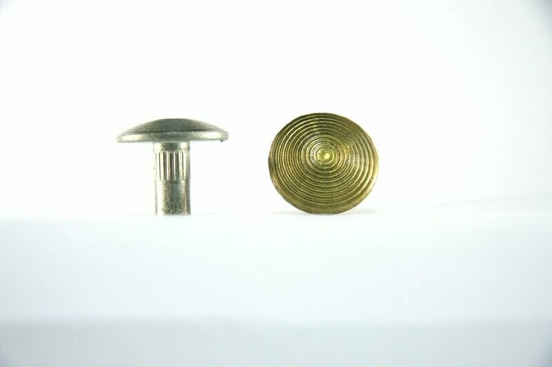 Clou podotactile à sceller