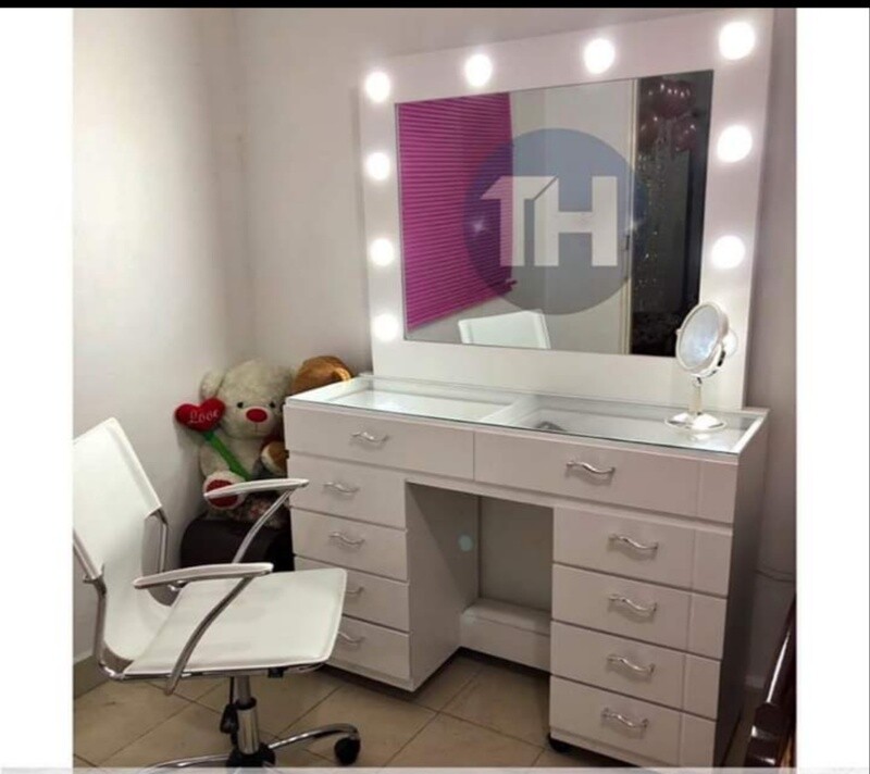 TOCADOR HOLLYWOOD