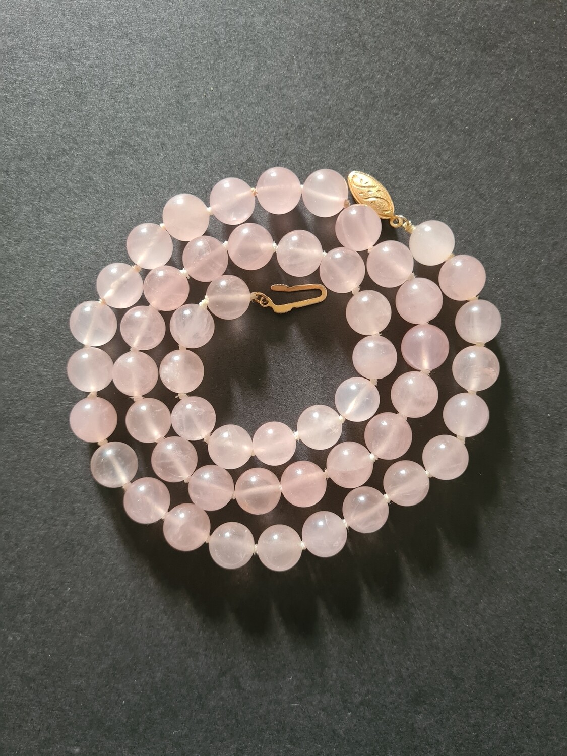 Pretty vintage semi precious stone Rose Quartz knotted bead necklace