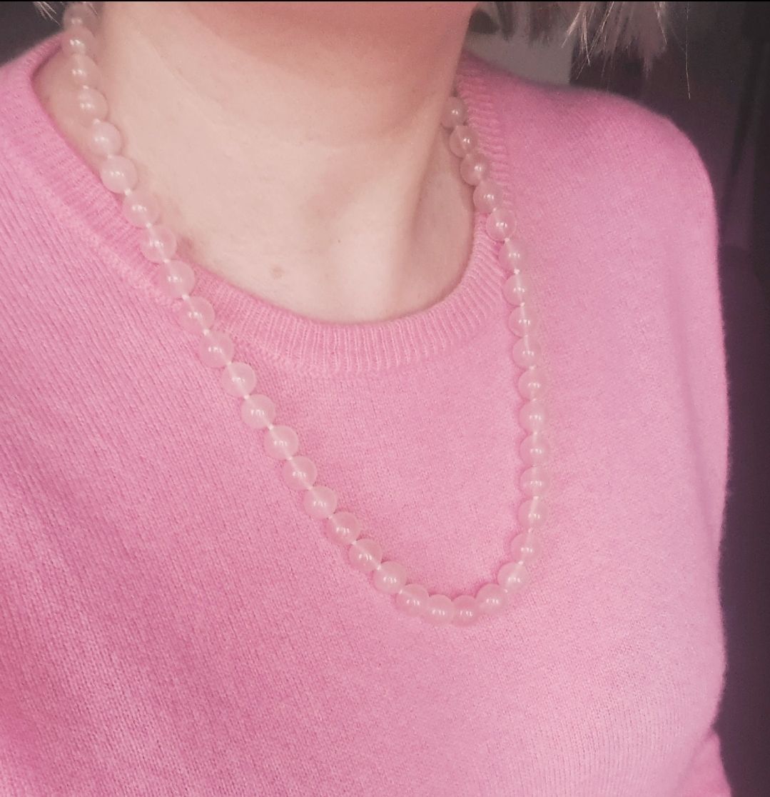 Pretty vintage semi precious stone Rose Quartz knotted bead necklace