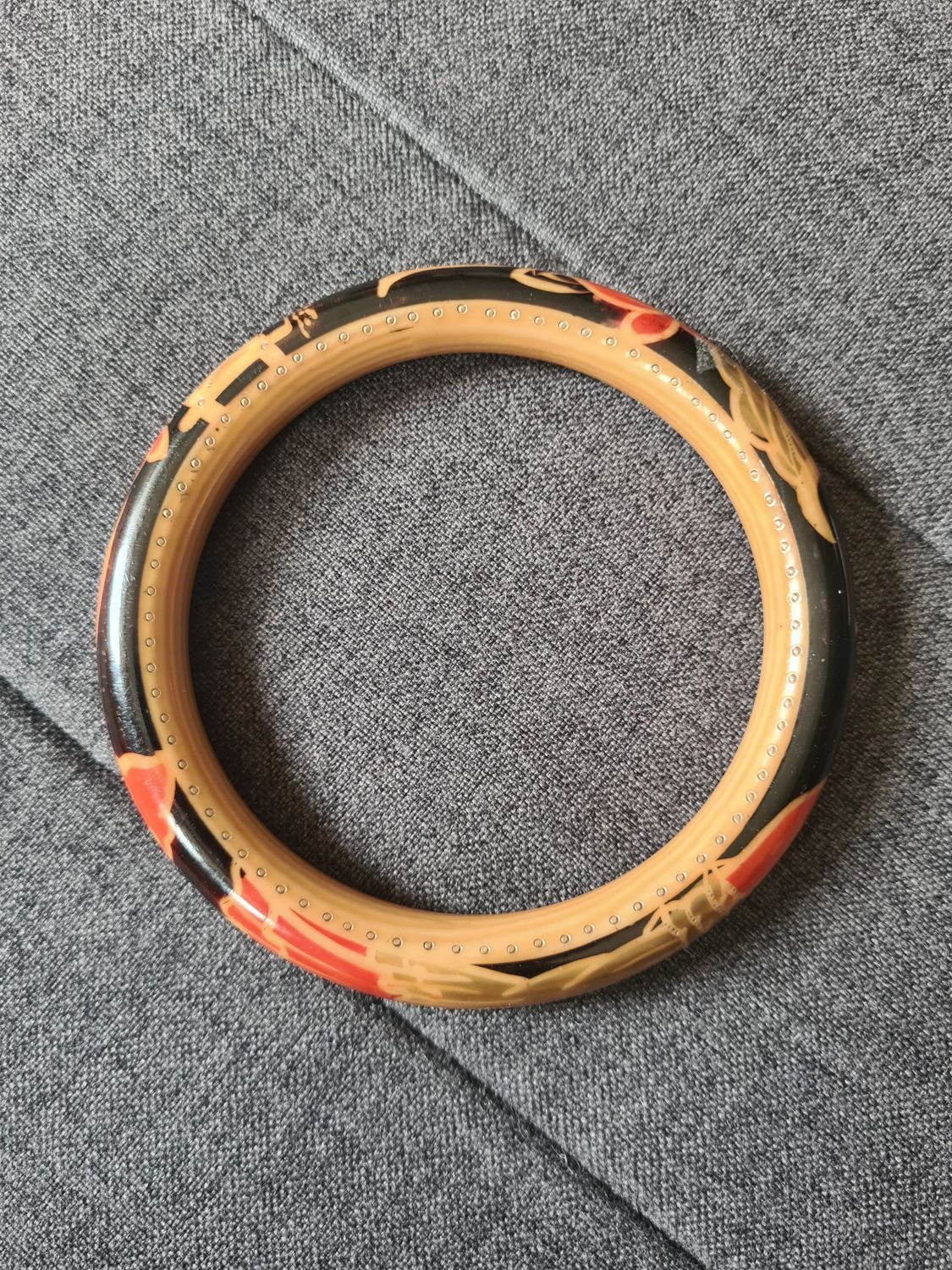Rare oriental Art Deco bakelite bangle