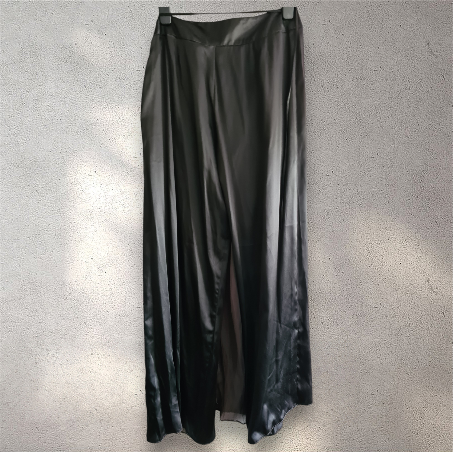 Unworn designer Esthis satin/silk wrap trousers