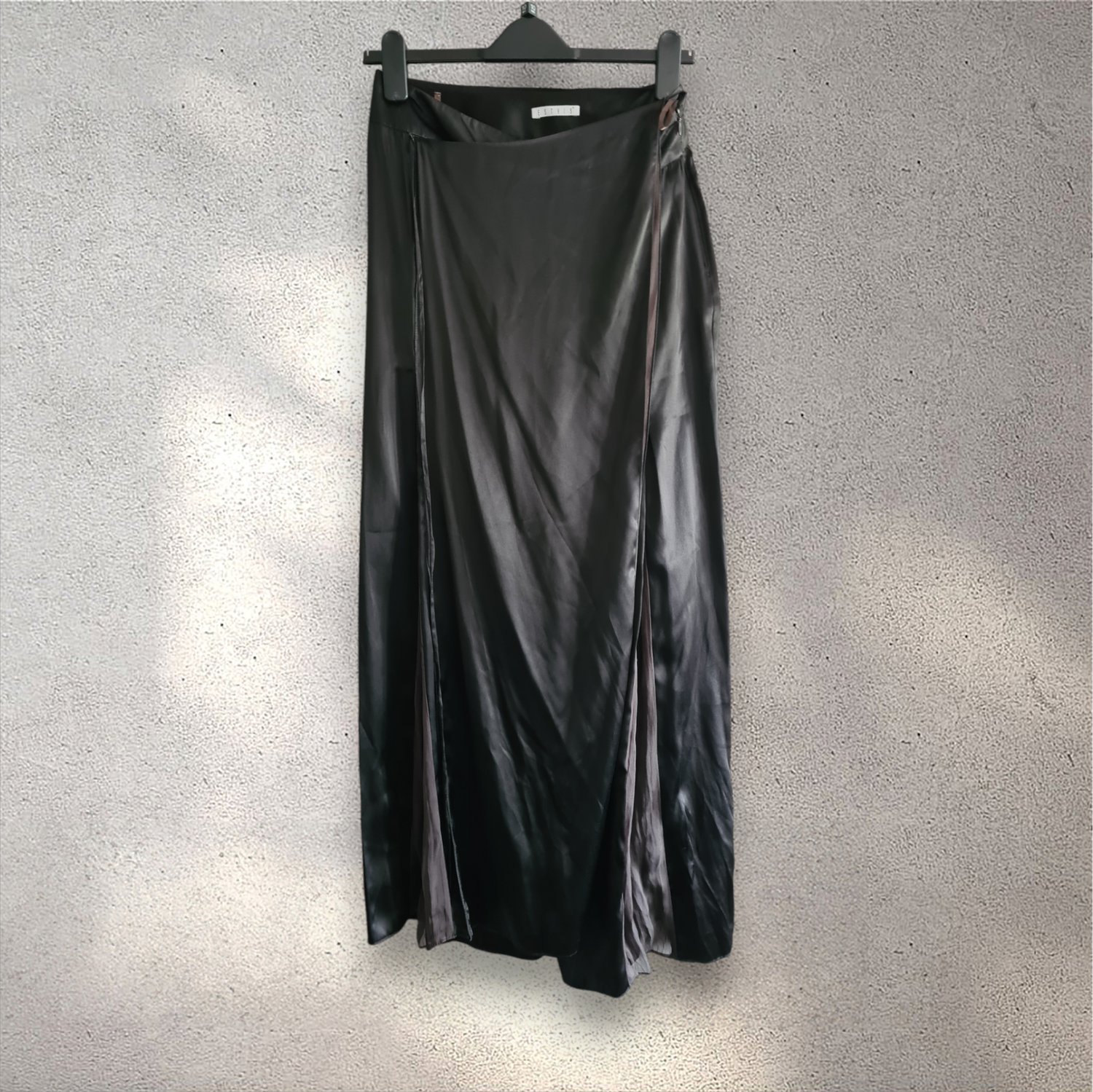 Unworn designer Esthis satin/silk wrap trousers