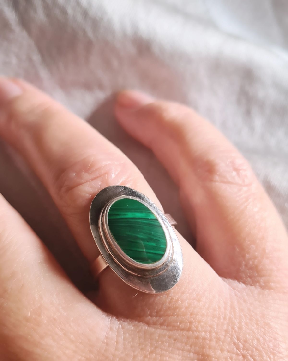 Stylish vintage Malachite silver ring