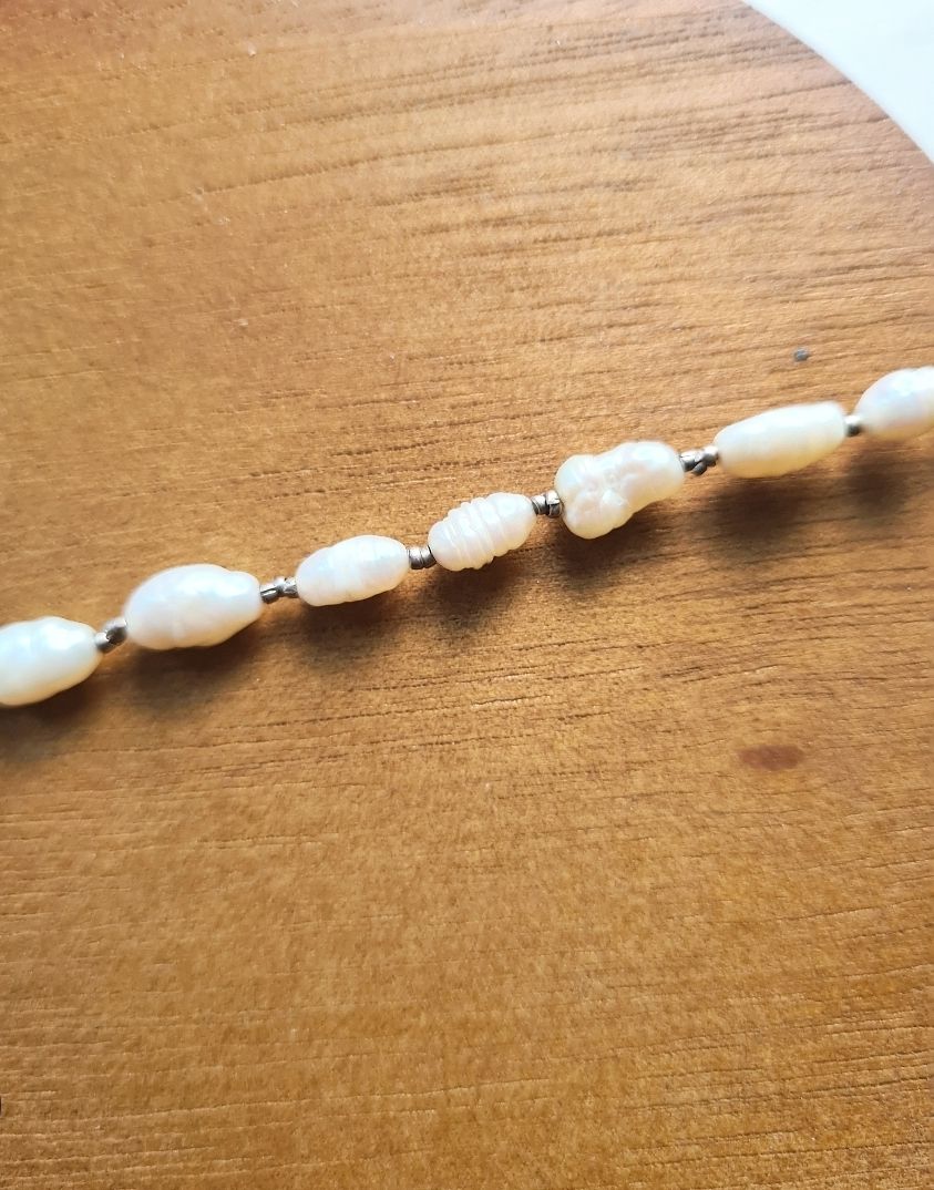 Vintage rice Pearl necklace with silver fastening