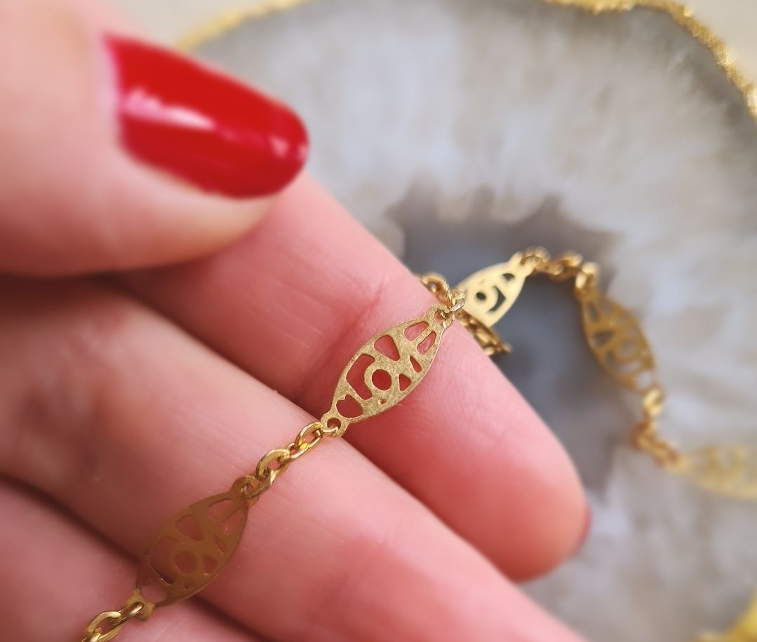 Vintage LOVE goldtone necklace