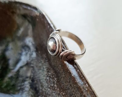 Stylish vintage sterling silver ring